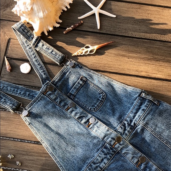 🌴🌼RVCA- CONQUER JEAN OVER ALLS🌼🌴 - Picture 5 of 12